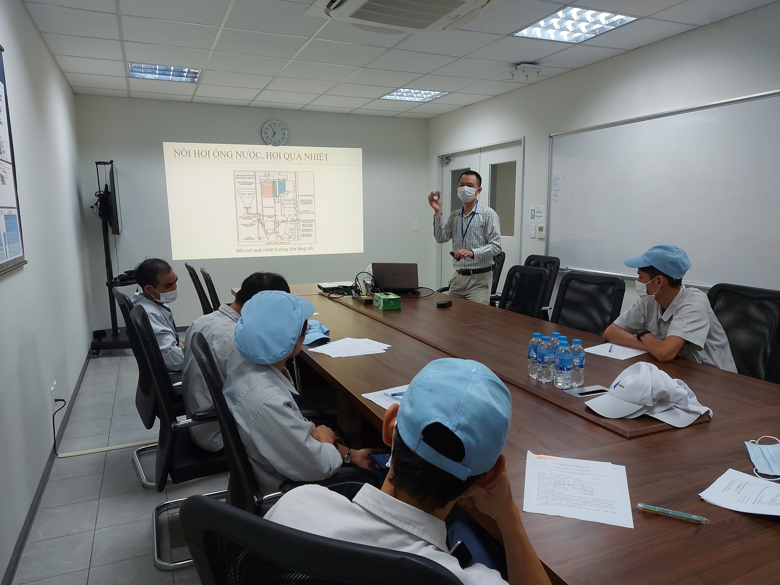 huan luyen an toan noi hoi noi dun nuoc nong